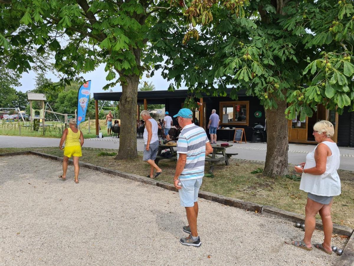 Chalet 579 Op Recreatiepark De Wielen Sint Maarten Luaran gambar